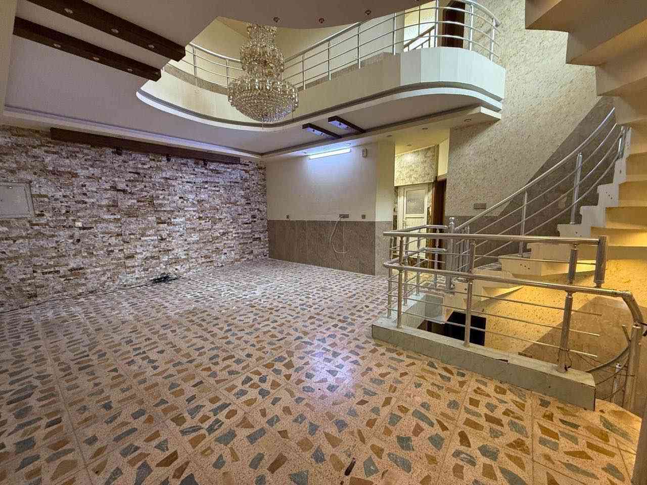 كود اعلان 11/50
أربيل-بيت للبيع 94 باداوه قرب شارع100M
سند طابو يتسجل بإسم اي عراقي
➖مساحة 200M 
يتكون⤵️
➖5غرف نوم 
➖استقبال-صاله-مطبخ-مجموعه صحيات-كراج
للتواصل 📞
***********
***********
***********
**************
في حال لم يتوافق العقار مع رغبتكم او لم يكن بقدر امكانيتكم زوروا موقعنا على تلكرام للتصفح على اكثر عدد من العقارات المتوفرة 
https://t.me/muhemenalkhalid أربيل, العراق
