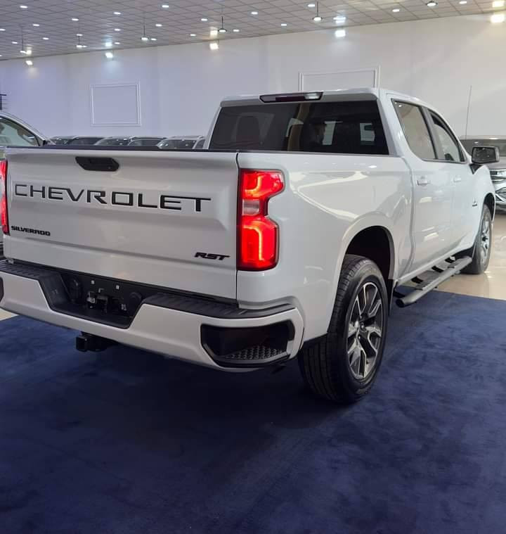 تكساس ايدشن RST
مرقم اربيل بسمي
ماشي بأمريكا ٦٢ وحاليا ٨٠
***********
***********
🚘 للبيع شيفروليه سيلفرادو RST Texas Edition 🚘
للبيع شيفروليه سيلفرادو فئة RST Texas Edition، سيارة مميزة بحالة ممتازة ومواصفات عالية.
✅ المحرك: 8 سلندر (V8) سعة 5.3 لتر EcoTec3 ✅ القوة: 355 حصان ✅ عزم الدوران: 383 رطل-قدم ✅ ناقل حركة أوتوماتيك 10 سرعات ✅ تشغيل بصمة وستارت عن بُعد ✅ شاشة معلومات وترفيه كبيرة ✅ Apple CarPlay و Android Auto ✅ كاميرا خلفية ✅ حساسات ومزايا أمان متعددة ✅ مقاعد مريحة وفخمة ✅ عجلات ألمنيوم قياس 20 إنش ✅ شعار ومواصفات Texas Edition ✅ نظام سحب (Tow Package) ✅ إنارة LED أمامية وخلفية ✅ مكبس (فل مواصفات)
السيارة جاهزة للاستخدام ولا تحتاج أي مصروف.
📞 للاستفسار والاتصال: 0770 841 7628
بعض مواصفات محرك 5.3 لتر في سيلفرادو RST تشمل 355 حصان و383 رطل-قدم من العزم مع ناقل حركة أوتوماتيكي 10 سرعات. �
Edmunds +١
إذا تريد إعلان بصيغة أكثر احترافية للترويج الممول على فيسبوك مع عبارات جذب للزبائن، أگدر أجهزه إلك أيضاً.
