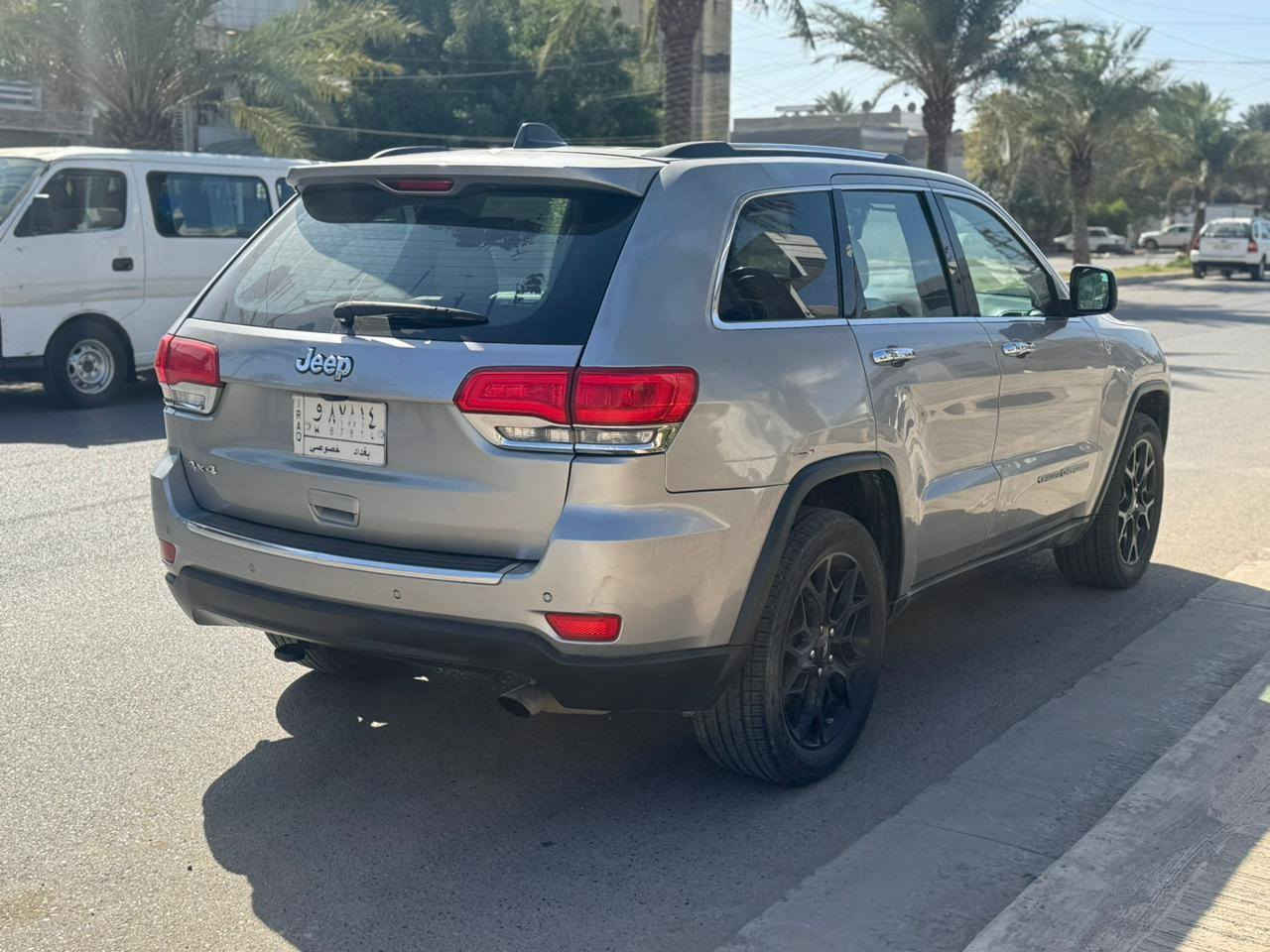 السلام عليكم
جيب 2017 وارد امريكي حادثها جاملغ خلفي وقبق صندوك بدون دواخل بدون ايرباك وهنا ب العراق بيها ركن البنيد صبغ محرك 6 سلندر فول عدا الفتحه سياره جاهزه
العنوان بغداد السيديه
السعر 175
للاستفسار ***********
