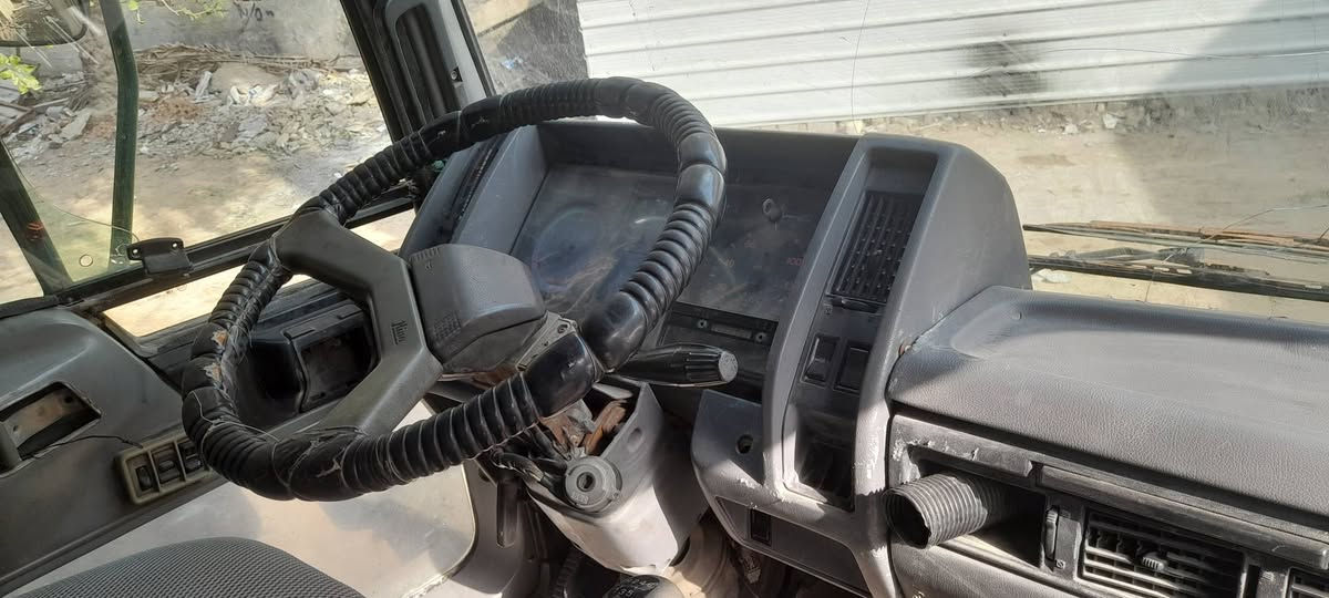 السلام عليكم هينو للبيع موديل ٨٩ رقم دياله مشروع وطني مكينه كير حداديه شاصي كله مكفول السعر ١١٥ وبيه مجال مكاني كربلاء *********** ***********
