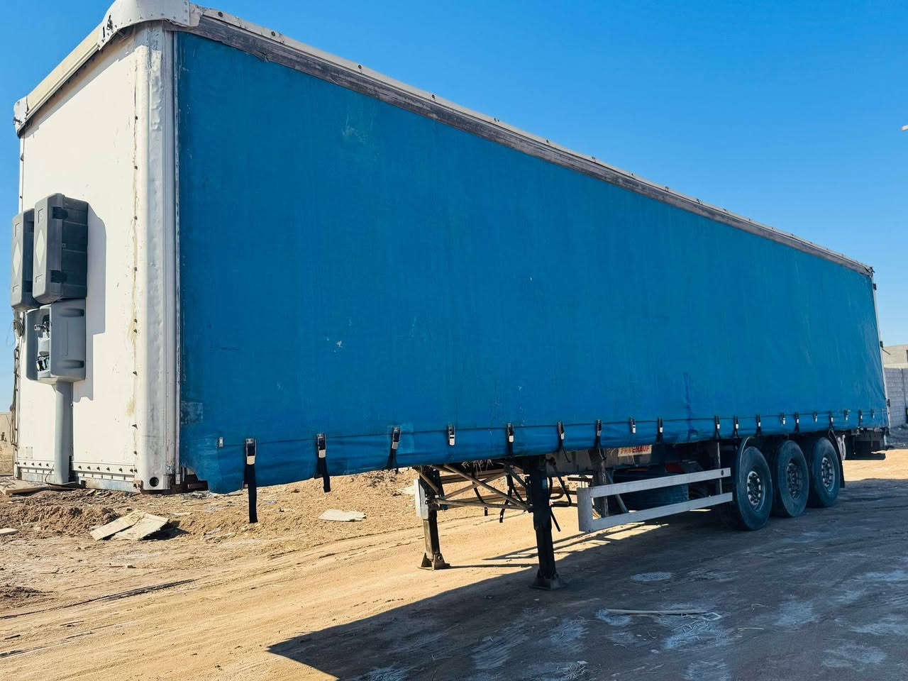 السلام عليكم 
للبيع عربانه أوربيه جادر مسرحيFRUEHAUFشاصي مكفول جناب 80
بريك دسك ابي أس شغال
دنكير مدور فحل فوك 
دنكير علاك
السعر 75
 الاتصال ***********
خوان رجائن المو شراي لا يخابر
