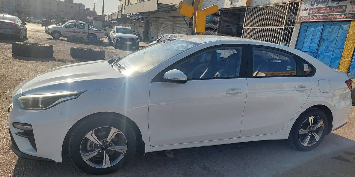 السلام عليكم
سيراتو 2019 للبيع محرك 1600 مكفوله عدا بارد بالباب وطرف الجاملغ الخلفي 
مكان السياره ميسان 
السعر 150    
للإستفسار ***********
