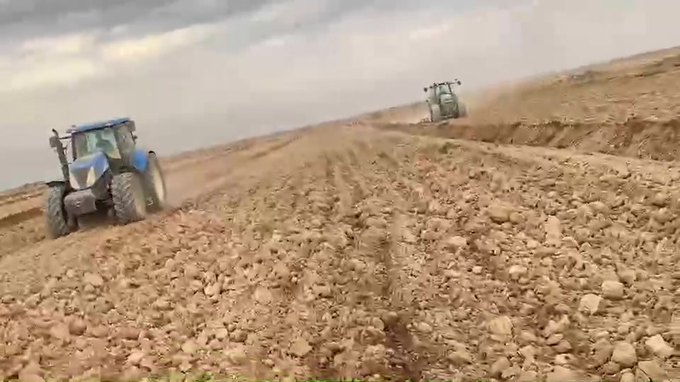 مكينة نوهولند 70.40.جاهزة و مكفولة. الرقم الجديد بسمي السعر 3شدة و75ورقه. ‏‪***********‬‏
