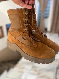 بصطال اصلي كوري مارنز موجود بغداد بقه بي بس قياس (٤٣) و(٤٢) اخر قطع ٠٧...