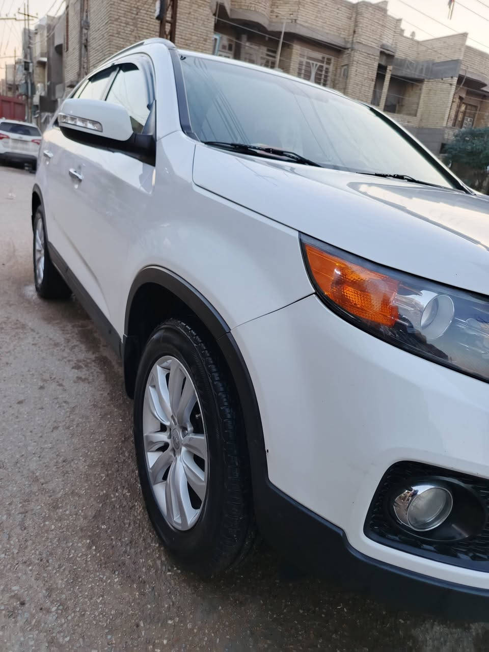 السلام عليكم/شباب سورنتو للبيع موديل ١٢خليجي مكفوله كفاله عامه رقمها سليمانية بسمي فول ماعدا بنورما ماشيه ١٤٦ مكينه ٢٤٠٠ دوش/ ٧ راكب/ شادلهة منظومة غاز /سعر ١٥٥ قابل للتفاوض/ مكان بغداد/***********
