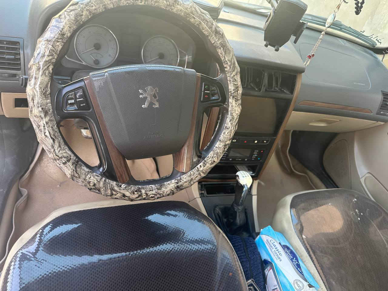 بسم الله ارحمن الرحيم 
بيجو بارص 2018سياره بنيد مصبوغ بدون فتح شرط وجوملق امامي والباقي مكفول سياره جديده مكينه وكير وحداديه وتبريد تدفئه شاشه دوشمه كشنات وارضيه جاهزه ع اخر حبابه مكانها نجف رقم قادسيه وشرط الياخذها يداور 
للاستفسار *********** السعر 65وبيه مجال
