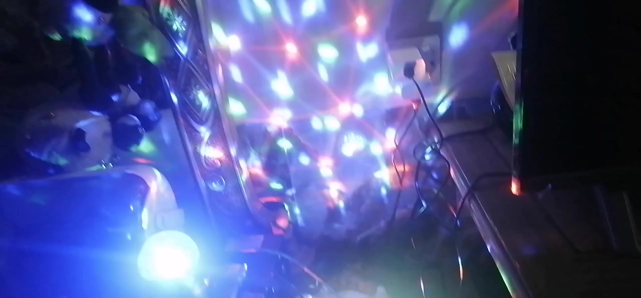 نشرة ثنائية مع ريموت تحكم و تغيير الوان... السعر 8


**إذا كنت صاحب هذا الإعلان وتريد حذفه لأي سبب، رجاءا أرسل رسالة إلى الدعم الفني**