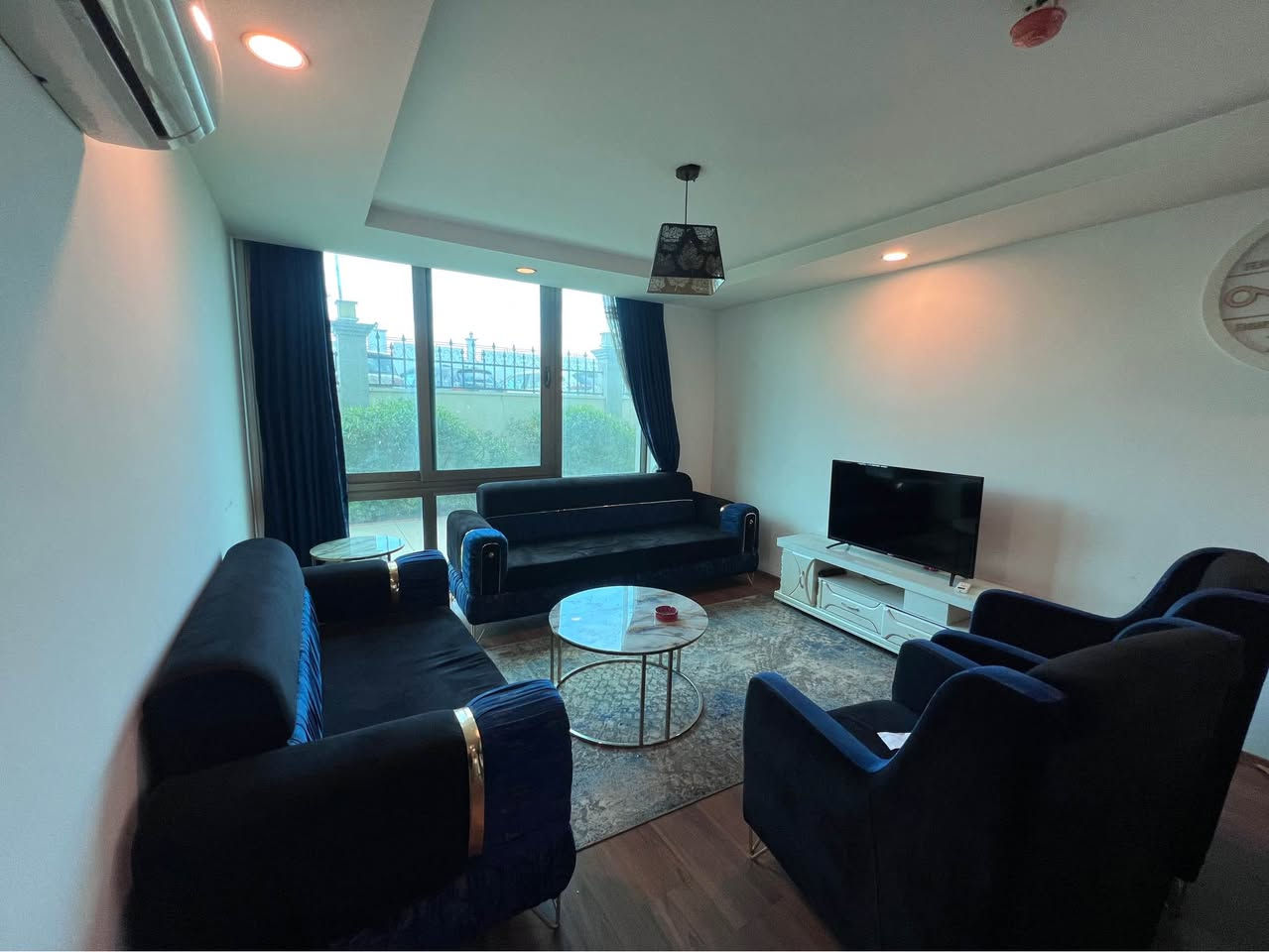 غرفتين وصاله مؤثثه  مجمع لايف تاور
مساحة ٨٠م
طابق ارضي 
أجاره 450$
*********** أربيل, العراق
