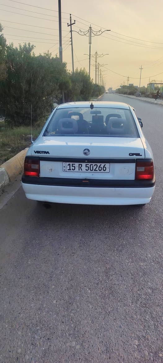 سلام عليكم

فكتره حجم 16 موديل 1993
محرك 1600المرغوب تنسه صرف البانزين  فول
رقم انبار دولي وهزه جديده شرط التحويل او الوكاله 
مامصبوغه بلاديه فقط جاملغ امامي وبنيد مصبوغ بدون ضربه للجماليه الباقي كلها بلاد لاضربه ولاشي 
خياس مابيها
تخم تاير جديد الأصلي
كهربائيات كلها فول
جام كهربائي
مالت جناي الف ماتخلي عليه السعر اتصل ع رقم وتدلل مكان صلاح الدين الأسحاقي مركز الناحيه
***********
***********
