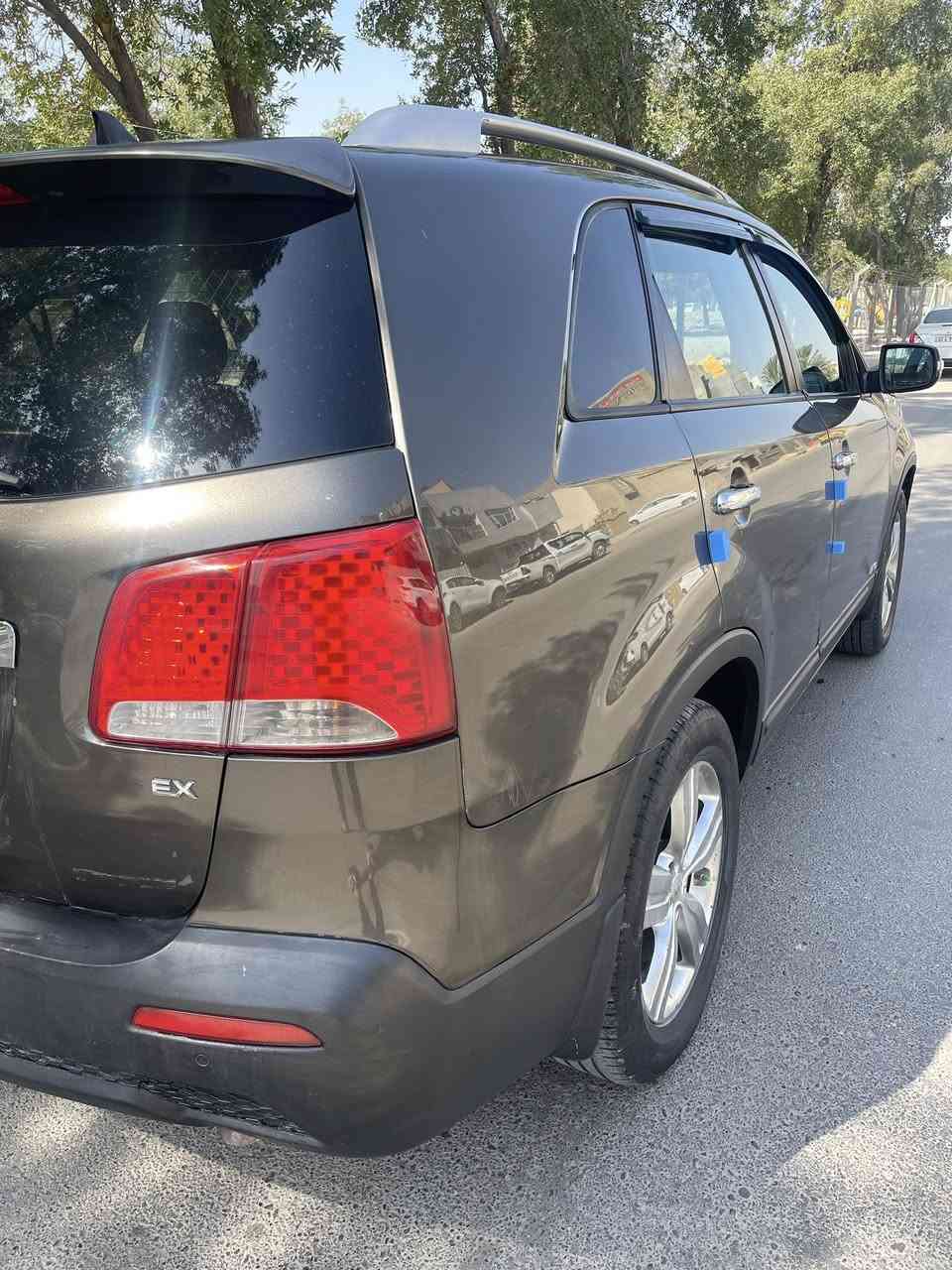 كيه سورنتو 2013وازد امريكي حادث طخه بالجاملغ والبنيد السياره جديده جداً او جاهزه من كلشي مكينه 4سلندر 2400مواصفات فول 1/1ماعدا البنيراما رقم بغداد دولي بسمي ماشيه 98الف السعر 118اوبيهامجال العنوان بغدادالامين الثانيه رقم الهاتف ***********
