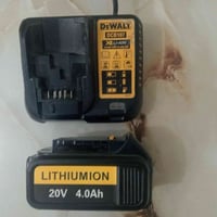 ديوالت • بطارية ٤امبير • اصلية