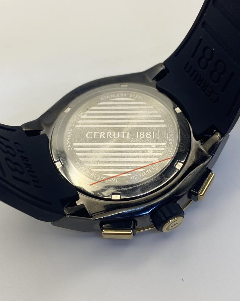 Cerruti 1881 
جديد غير مُستخدم 
كامل المرفقات 
كوارتز 
قطر الساعة ٤٥


**إذا كنت صاحب هذا الإعلان وتريد حذفه لأي سبب، رجاءا أرسل رسالة إلى الدعم الفني**