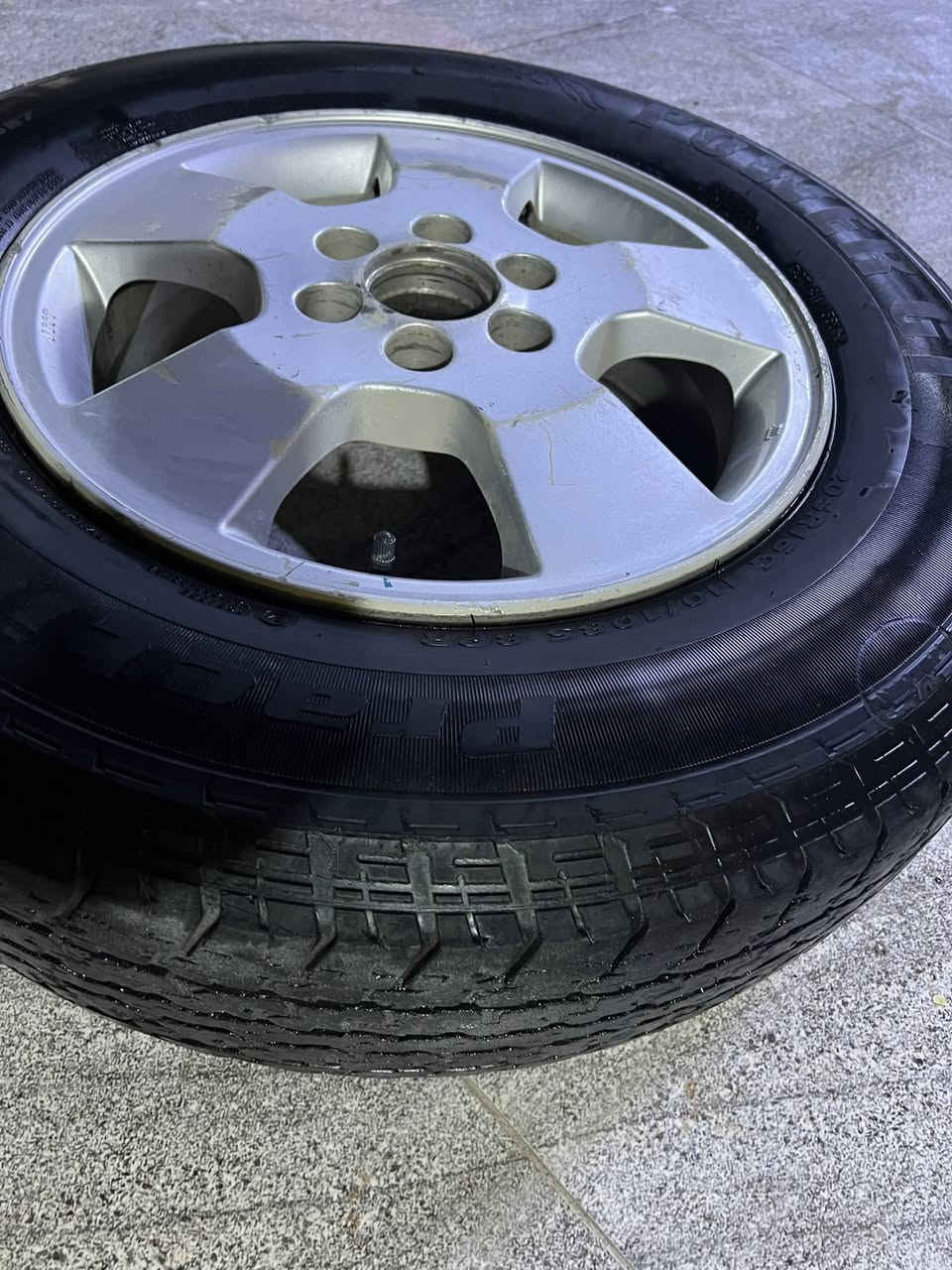 ويل نيفارا 14 حجم 16 مكاني البصره القرنه الشرش ويل جديد ونضيف السعر 75 الف رقم ***********
