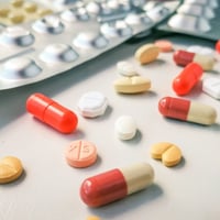 صيدلية زهراء حليم • تحذير مسكنات • توصيل مجاني