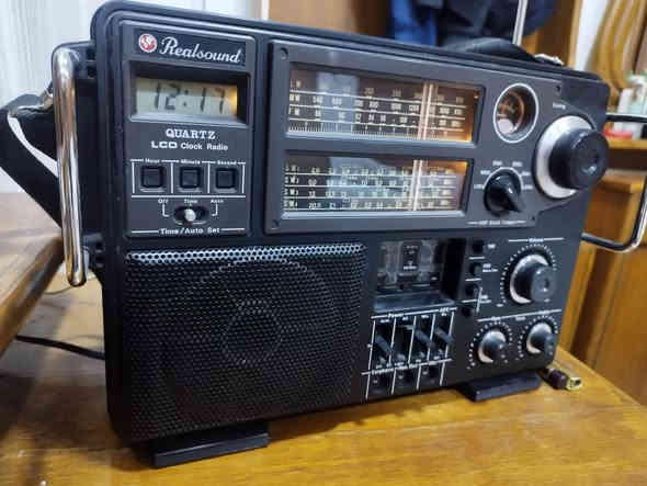 السلام عليكم ورحمة الله
 اليوم هذا 
العملاق الياباني Real sound للبيع
من ارقى انواع الاجهزه اليابانية جهاز راقي جدا جدا سحب نقاوة صوت رائعة جدا 
للتواصل على الرقم
***********
