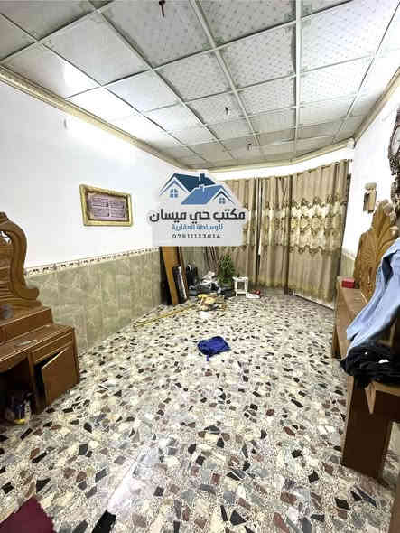 للبيع بيت 110 متر واجهة 5 ونص متر طابق و نص قطاع 22 شارع عودة حي ميسان يحتوي الطابق الاول غرفة و صالة و مطبخ و صحيات داخلية و خارجية و الطابق الثاني غرفة و صالة السعر 115 للاستفسار اتصل ***********
