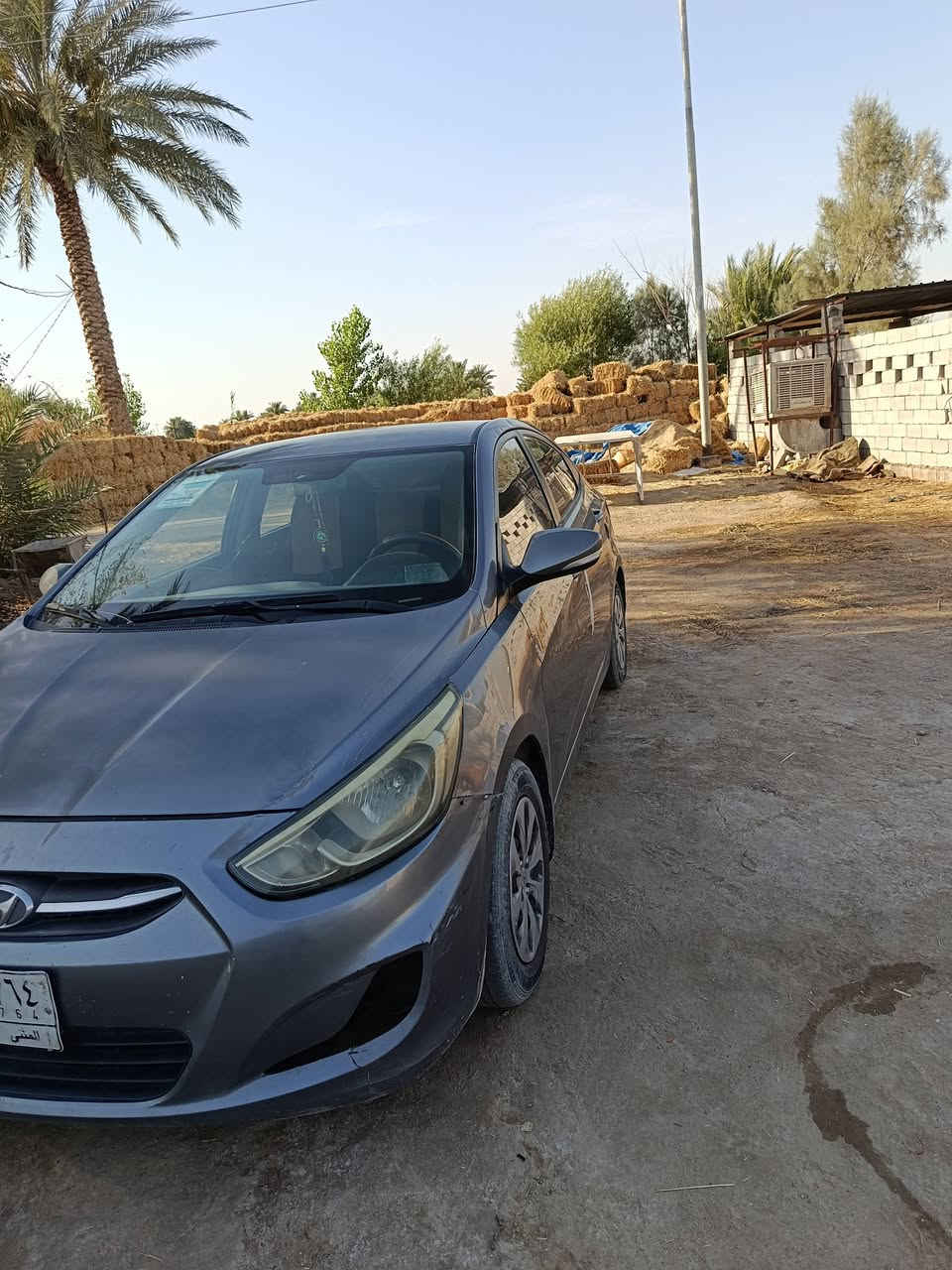 اكسنت موديل 2016
 محرك 1600  
بيه طخات بارد فقط ما واصل للدواخل موضحات بلصور + صبغ قبق جنطه بدون معجون  منظومة لتبريد عايزه اصبع مال كمبريسر فقط  جديده  تخم تاير جديد 
 مكاني نجف 
سيارة تحويل ثاني يوم 82 وبيه مجال بسيط 
***********
