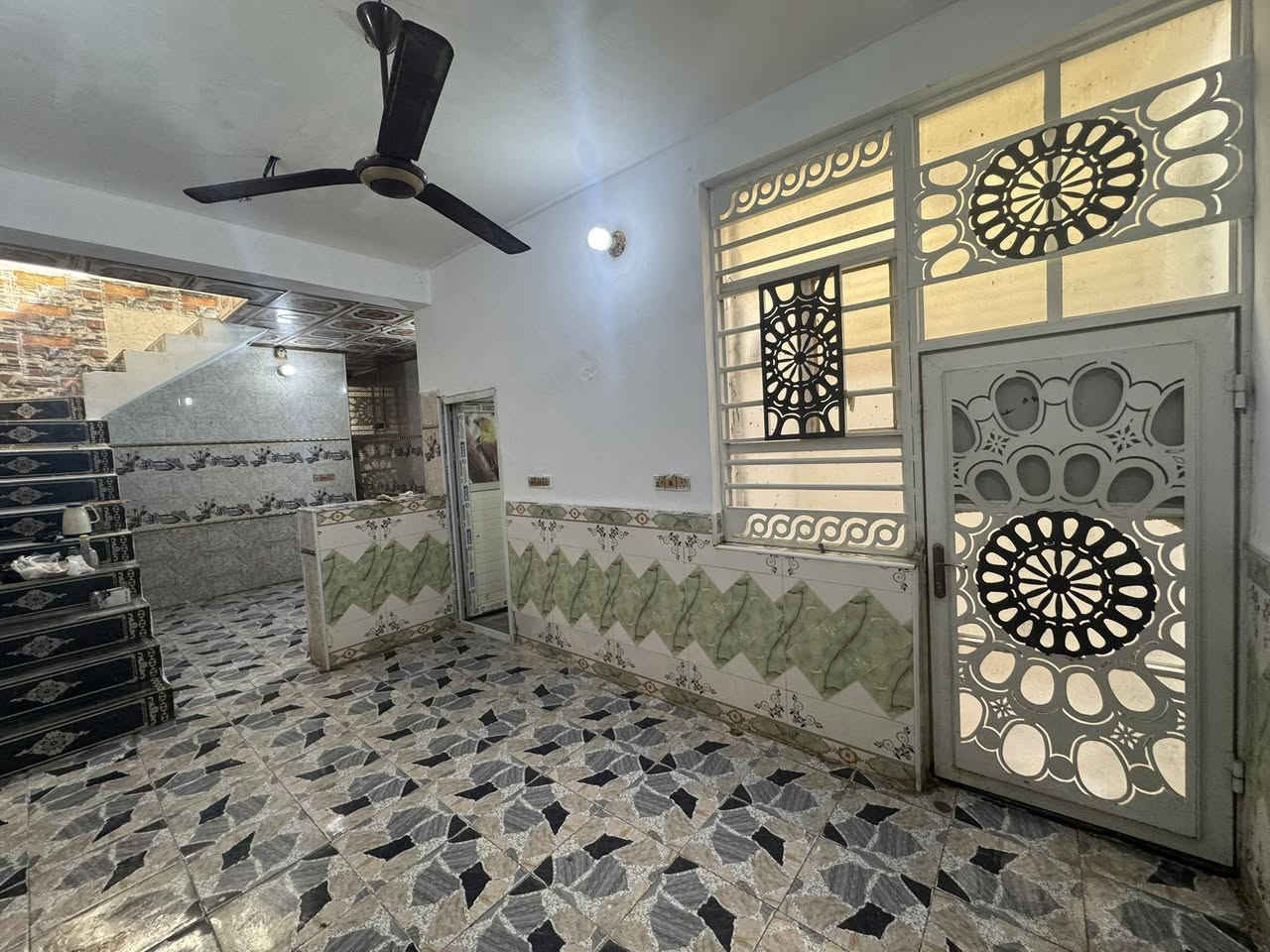 بيت ايجار  ١٠٠ متر   إيجاره 325 كل شهر بشهره النجف حي النداء قريب عله شارع المجمعات المنطقه 48 غرفه وصاله ومطبخ وبراني وصحيات داخل وخارج وغرفه
‭***********
