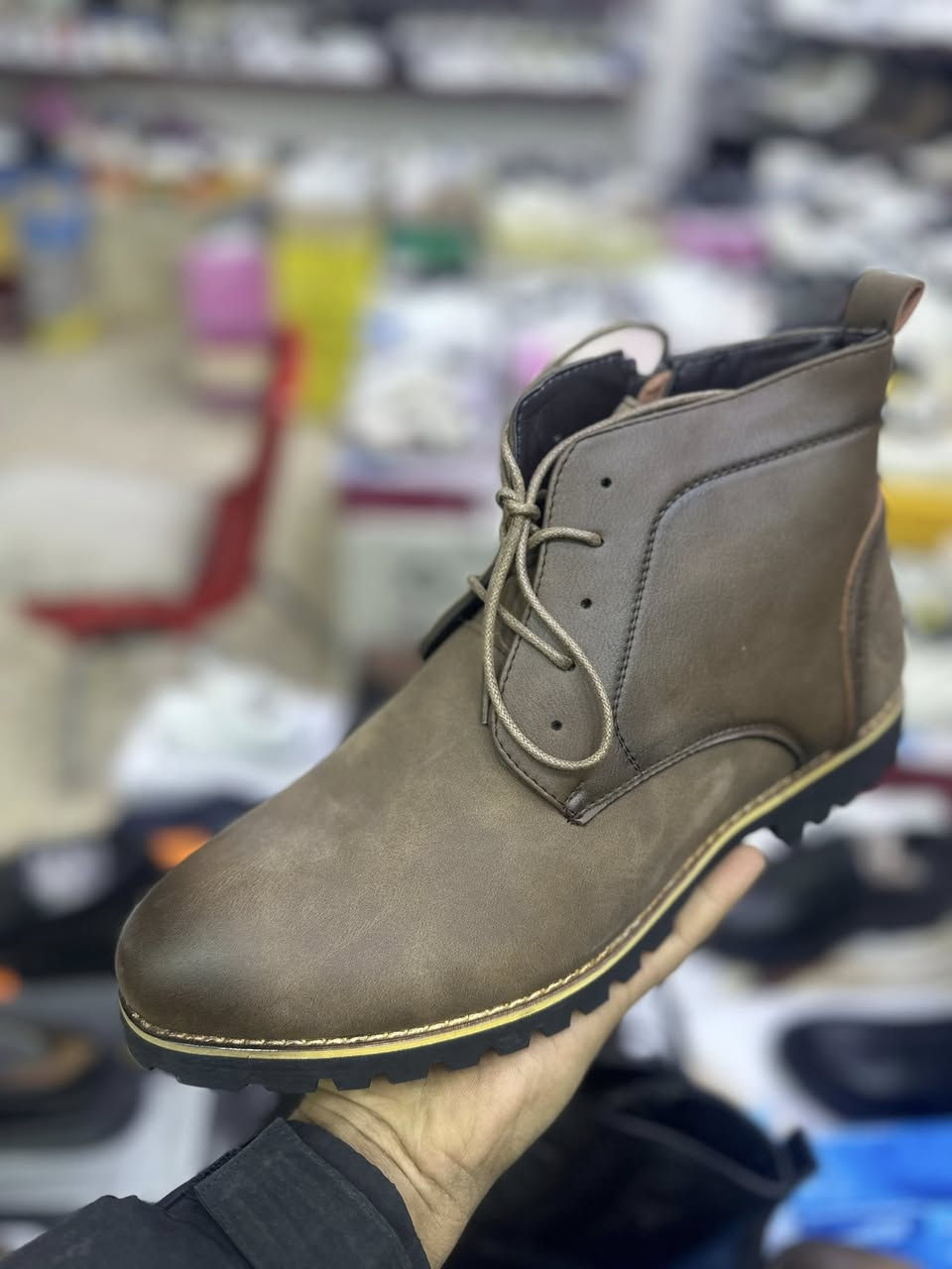 عرض خاص بوت رجالي من 41ل45 السعر 8 الاف بس يتوفر توصيل لكل الحله المكان حي الامام علي شارع المطبات محلات كرار ***********
