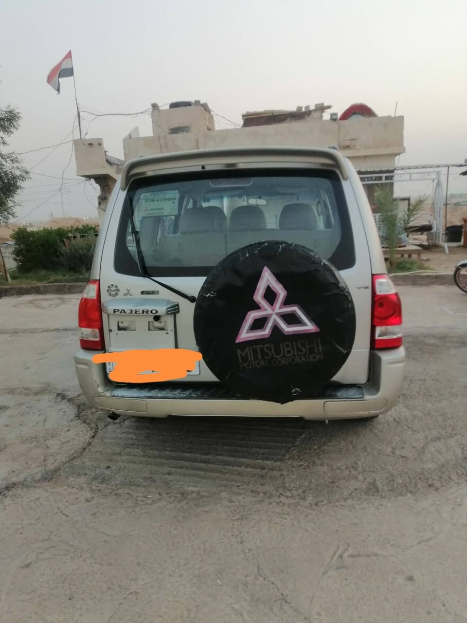 يالله يالله للبيع باجيرو بغداد 2007 بسمي رقم انكليزي كفاله عامه ماعده صبغ الدعاميات السونار مرفق مع الصور السعر المطلوب 110وبيها مجال الشراي يتصل مكان السيارة بغداد مدينة الصدر تليفوني ***********
