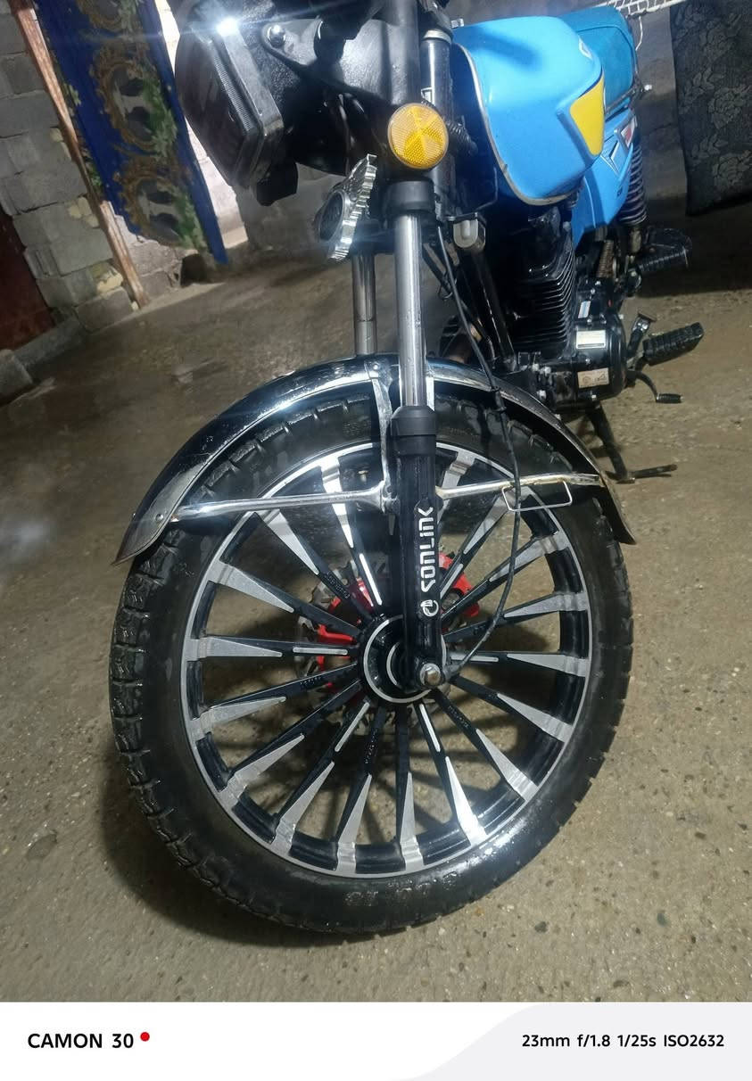 دراجه سونك موديل ٢٥ خمسه كير كفاله من كلشي مشتغله دلفري قليل وماشيه قليل  دراجه ضاغطه وزنجيل تاخذها كبل للشغل ربع مذب عليها  تشتغل ريمونت  ***********
