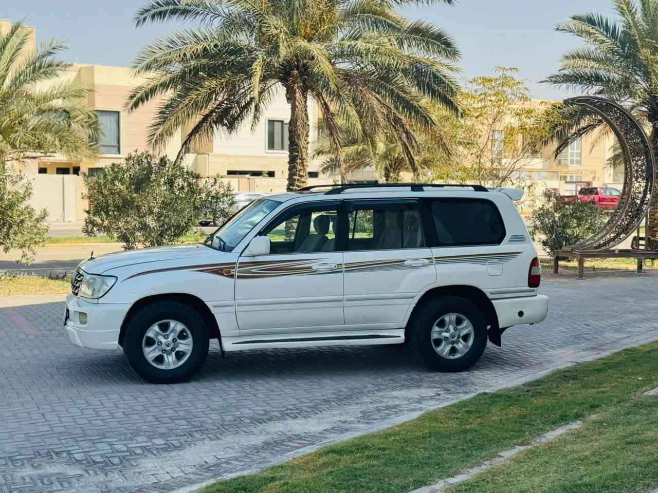 لاندكروز خليجي مديل 2006 سعر 173 قابل للتفاوض الأستفسار اتصل ***********  مكفوله كفاله عامه من الضربه والصبغ والتبديل فول مواصفات GXR واحد على واحد فتحه سقف تحكم ستيرن شاشه كبيره كامره خلفيه دواره كشنات كهربائي داخل بيجي مري كهربائي شفط اريل كهربائي حساسات امامي وخلفي ثلاجه دبل تانكي 7 راكب 3 قطع تبريد مكينه 6️⃣ سلندر مكينه وكير مكفولات + منضومه غاز حداديه جديده تخم تاير تبريد ثلج ❄️ رقم نكليزي مشروع وطني سنويه ل 29 مكان سياره كربلاء
