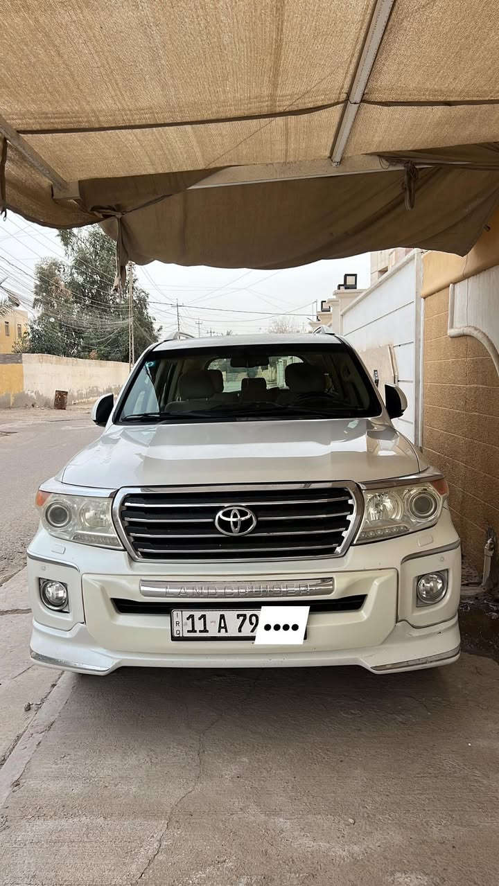 لاندكروز 2012 للبيع
سيارة نضيفة وكاعده الضرر موضح بسونار  ومبيها رصعه خفيفه على بارد باب خلف سائق 
محرك فول على وضع شركه 
تخم تاير 
سيارة بأسمي لا تعب تحويل ولا شي 
سعر ب 31.500$  وبيها مجال 
 المكان الانبار الرمادي 
***********
***********
