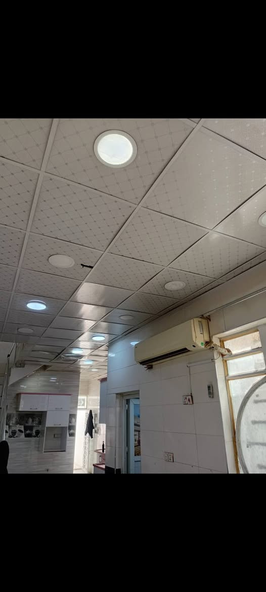 بيت البيع في نجف حي المكرمه قرب شارع طاقة وقرب جامع ابو فضل العباس مساحه ١٠٠متر تفاصيل بيت غرفة وصالة واستقبال مطبخ صحيات سعر ١١٥ مع المجال مرجعت مكتب ابوحسنين العقار في نجف حي المكرمه قرب سواق ادم *********** النجف, العراق
