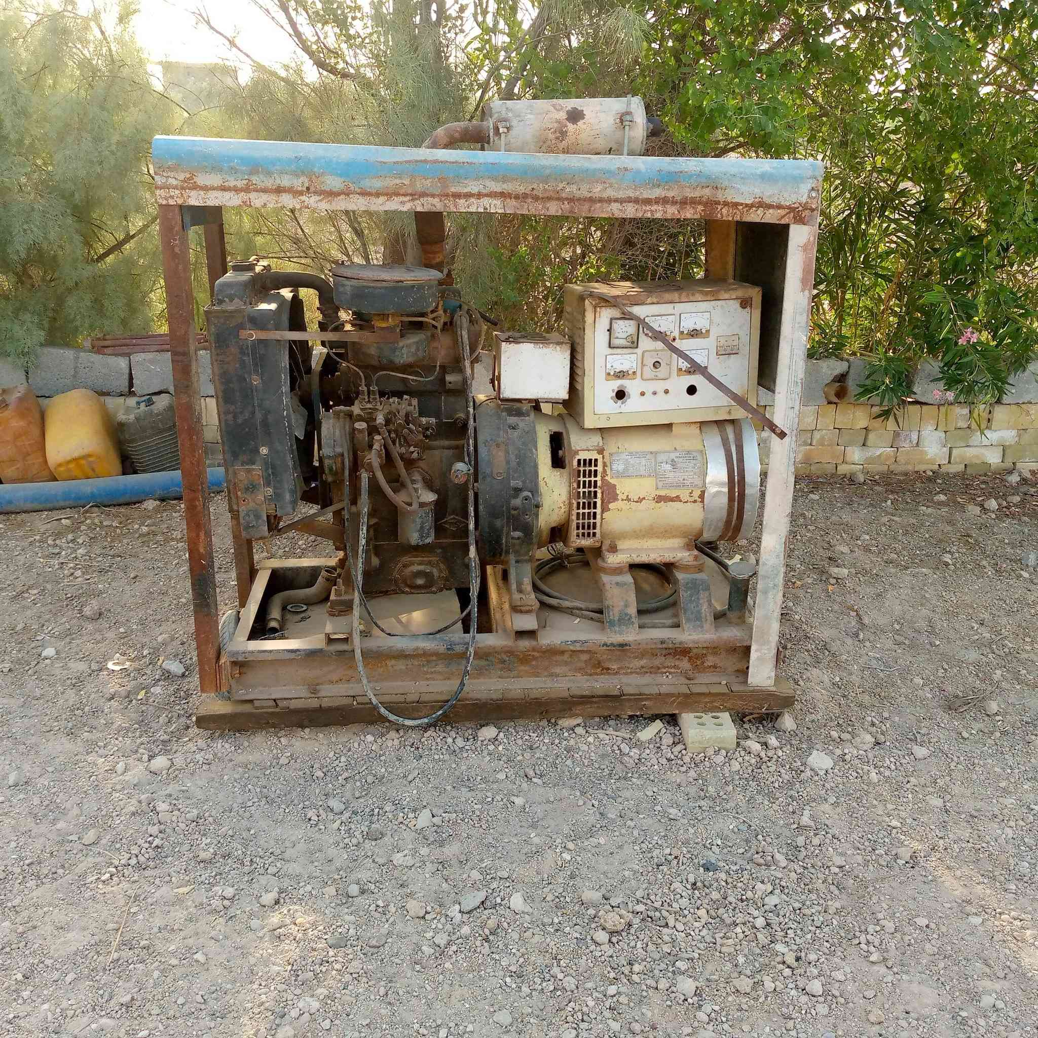 البيع مولد بستمين ثريفيز 15كيفي السعر 12ورقه وبيه مجال***********
