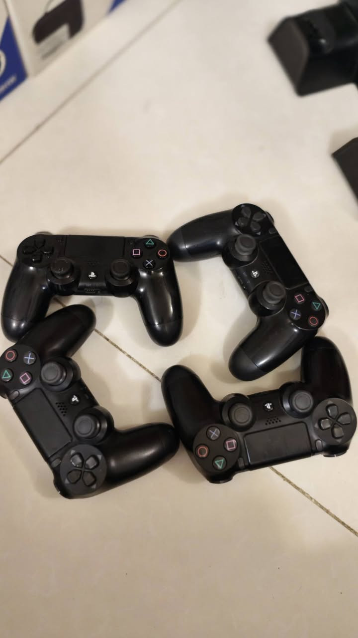 يـا الّلة بلي 4⁴ سلم  لوك ستيكر للبيع نضافه فول  ستيكر جهاز لوك
لا مفتوح ولا مصلح  . 
المحتويات جهاز + جوستكات اصليه عدد 4 مشتري الوحده ب 35  الف ركز ( اصليات كلهن) +أقراص عدد 4⁴ فول نضافه وأقراص منهن قويه+ ألعاب بل حساب + قاعده فان وأقراص وتبريد مشتريه جديد
مكاني بغداد الأعظميه *********** واتس
السعر عليكم خلي سعر بل  يرضي الله
