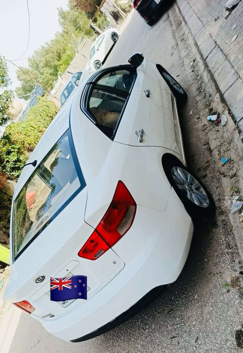 السلام عليكم سيراتو للبيع مديل 12 سياره جاهزه وجديده ماعيزها شي مكفوله من الصبغ والتبديل بيها كم مكان بارد رقم اربيل تريد وكاله تحويل مكينه 1600 دوش كير مكفول السعر 99 وبيها مجال مكاني نجف ***********
