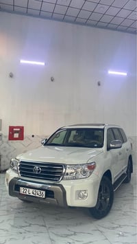 لاندكروزر GXR • ٢٠١٣ • ٢٢٠٠٠٠ كم