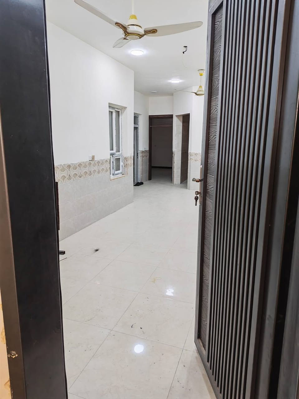 شقه للايجار في حي الشهداء قرب مدرسة الاعظميه للاستفسار الاتصال على الرقم
***********
