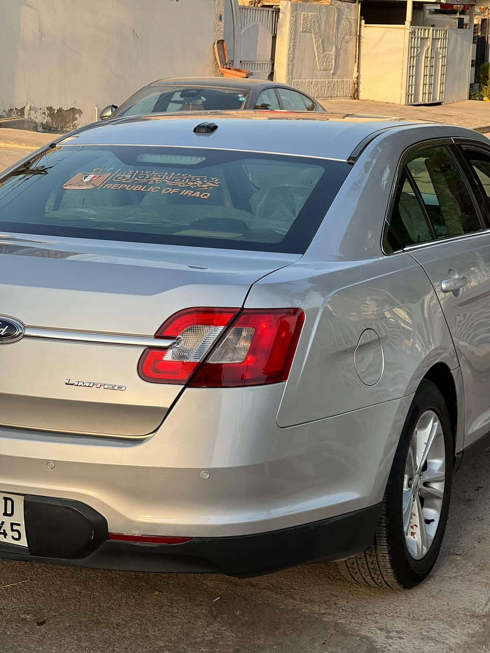 فورد تورس موديل  ( 2011 )
وارد امريكي بدون حادث 
مواصفات ال ESL معروفات ما يحتاج اوضح 
سونارها موجود بصور  
بدون دواخل 
ماشية ( 189 )
كير و محرك مكفول.. صدر جديد ...تبريدها ثلج. تحويل بأي وقت غرامات عليها( 140 ) ألف تنزل من سعر السياره خير من الله ترايها من زاخو للبصره 
سعرها ( 85 )$ وبيها مجال بسيط حك الجيه 
مكانها بغداد 
( *********** ) للأتصال فقط
