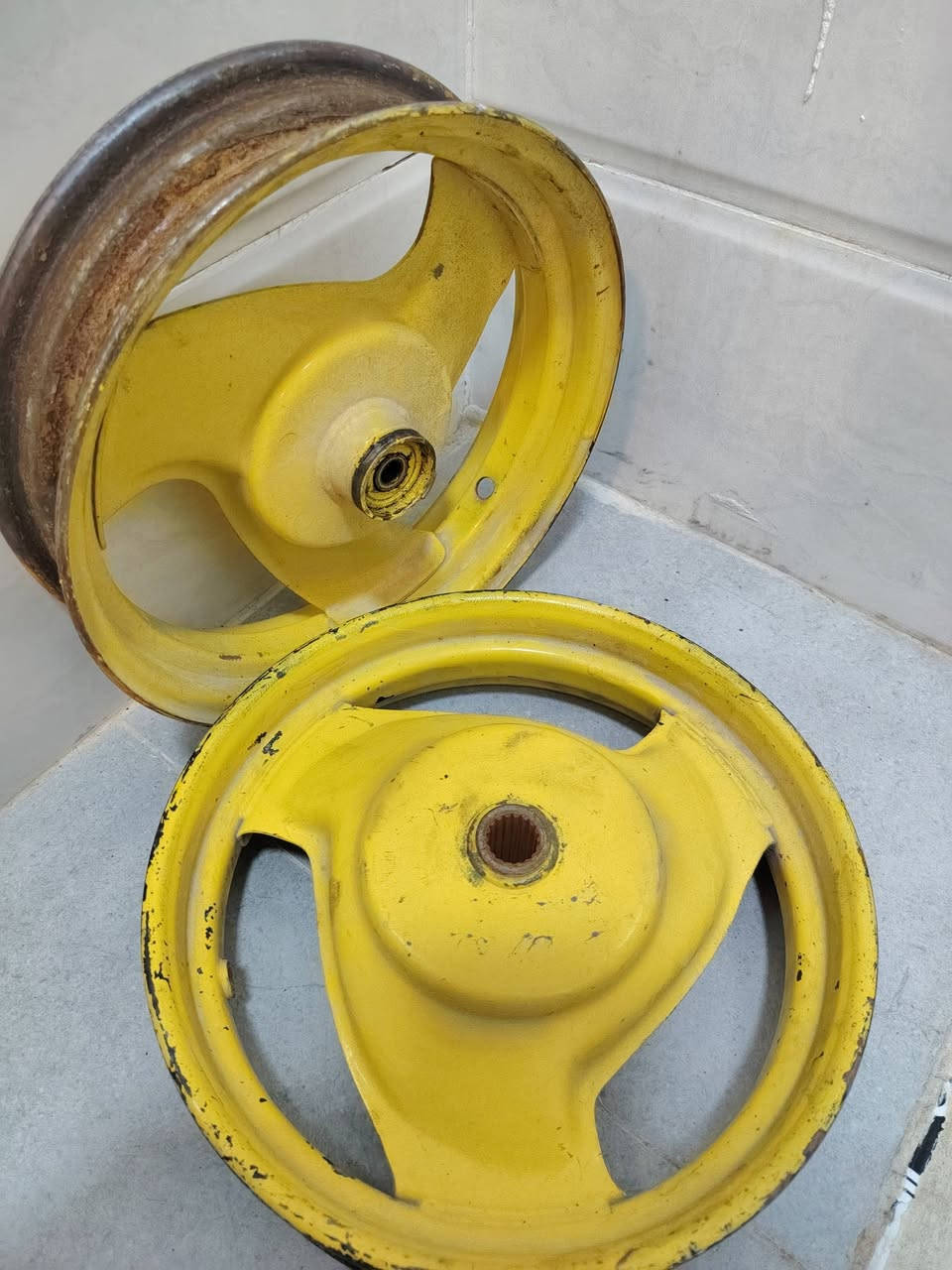 ويل بلادي سعر الزوج 10.يدات بريك خلفي ب 2500 كشن بلادي ب 10 . سبعه سواد ب 5 . دبل بلادي ب 5
ماشه بلادي ب 10. وبچم ب 10


**إذا كنت صاحب هذا الإعلان وتريد حذفه لأي سبب، رجاءا أرسل رسالة إلى الدعم الفني**