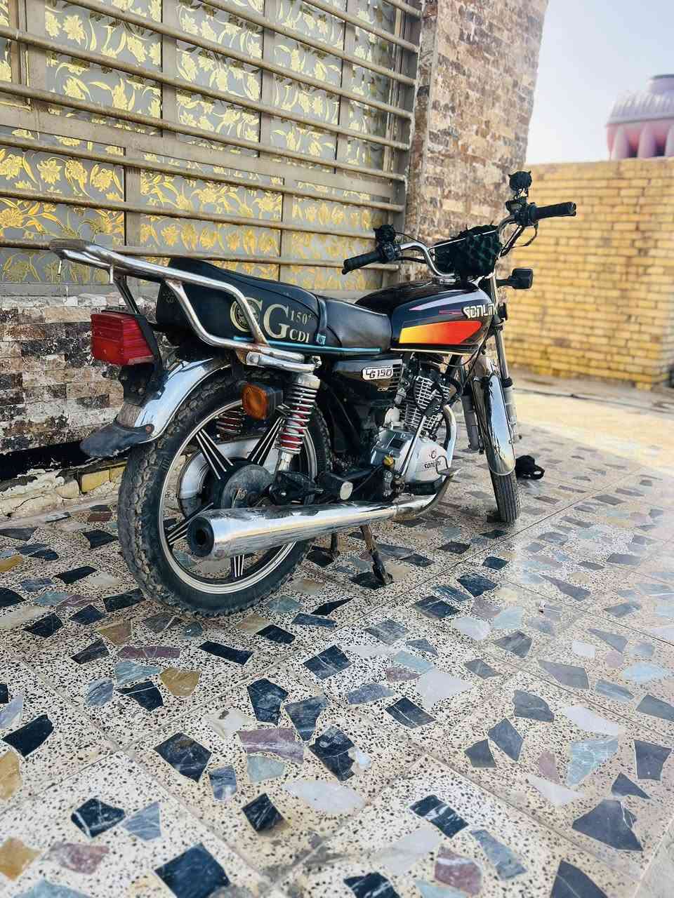 ‏سلام عليكم دراجة للبيع سيان 23 أوراق سبعة***********
