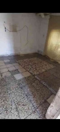 بيت لبيع تجاوز مي وكهربا موجوده مساحته بيتين بي تلاث غرف وصحيات لمكان ...