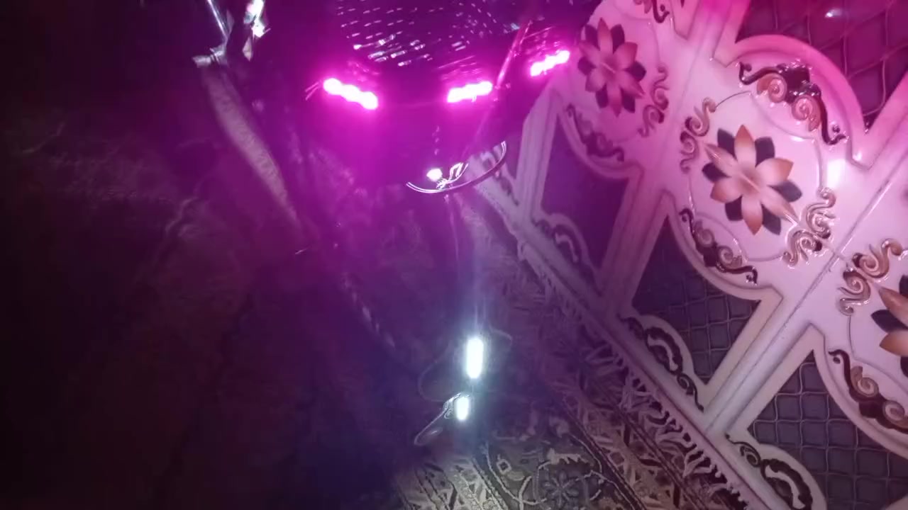 السلام عليكم ورحمة باسكل البيع حجم 26 رقم ***********
