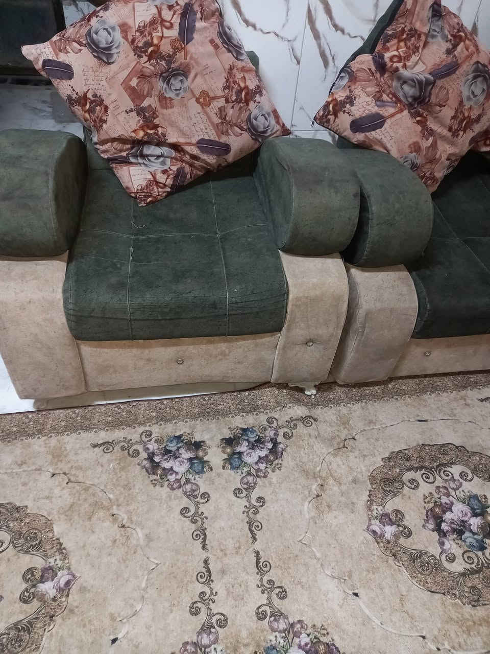 السلام عليكم تخم ١٠ مقاعد سعر ١٥٠ مكانه الزعفرانيه الجواهري..***********
