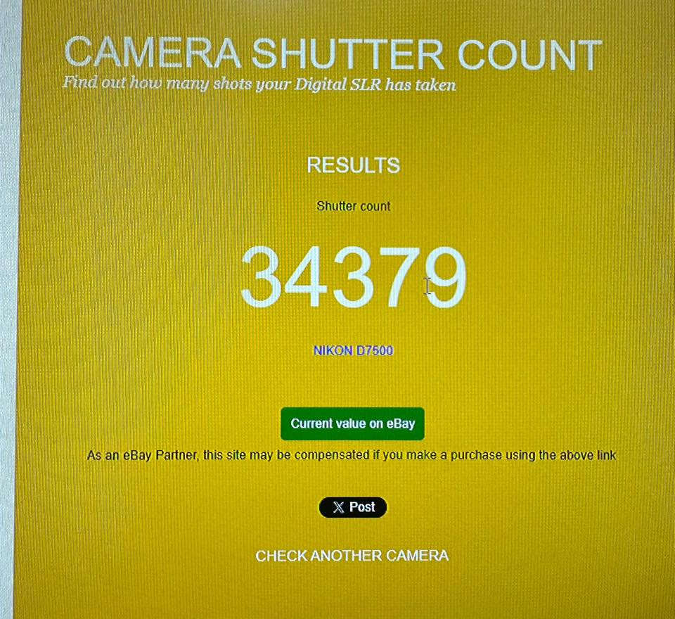 نيكون D7500
الكاميرا نظيفه بنسبة 90% 
عدسة 18-140 VR
كلش محافظ عليها 
فيديو وصورة كلش تخبل والمستخدمها يعرفها شنو هيه
تصور 4K
الشتر مالتها 34379
ما بيها اي عطل شغاله وكامله 
وياها 3 بطاريات 
وياها شاحنتين
للتواصل 
***********
