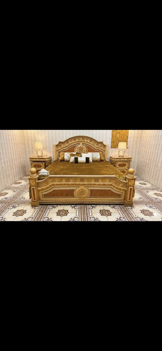 الغرفة صاج عراقي ثكيل التخت تكمه وياهه دوشك سعرهه مستعجل على بيعتهه ***********
