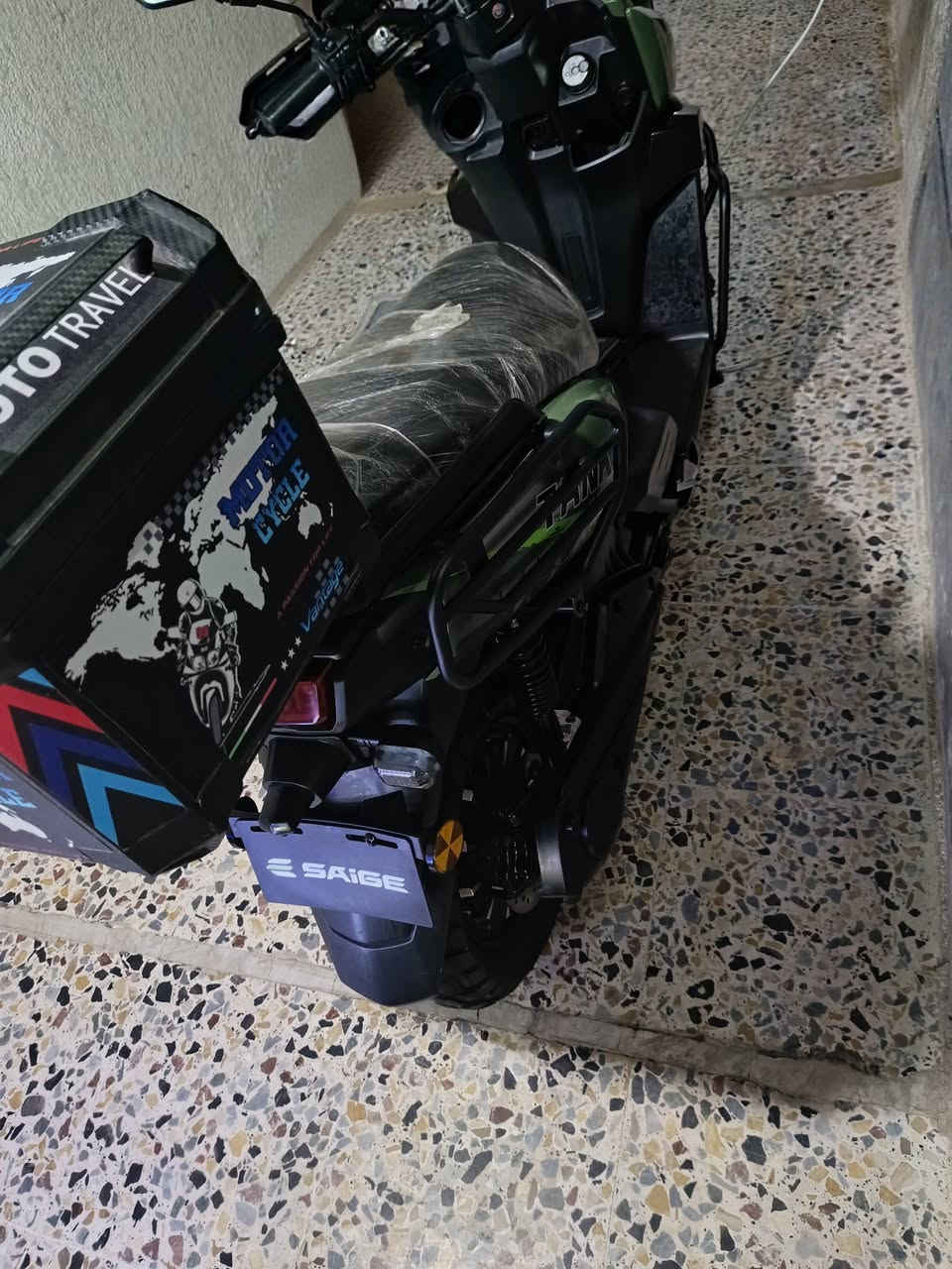 سلام عليكم
دراجه 🔋⚡شحن اباجي  
، 6 بطاريات🔋 
ستخدام أربع أشهر 
جديده 
على وضعيت شركة  بصمه سلتر إلك 
تشغيل عن بعد 
والله جديد 
تايراات جبلي  تجي شوفه جديده 
هذه رقمي،، *********** 
سعر 1300,50
مليون وثلاثة مئة وخمسون 
بي مجال
