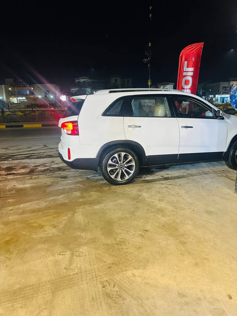 السلام عليكم كيا سورنتو 2014 للبيع فول مواصفات  ترحيب  بصمه داخل صاج  تبريد ثلاث قطع 7راكب مكينه 2400  ماشيه 149بيها شبر صبغ بين الباب والجاملغ اليمين الامامي والباقي مكفول مكينه وكير كله مكفول سنويه جديده وهزه جديده باسمي رقم صاحب السياره 

‭0772 538 4962‬ 📞
