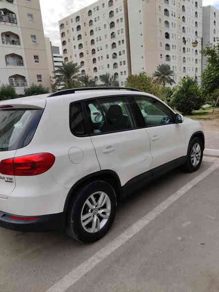 VW Tiguan 2013
للبيع وكالة العراق مكفولة من الصبغ 
المواصفات 
تبريد قطعتين 
حساسات خلفية
كير ومحرك والصدر بحالة جيدة جدا
السعر 11500$
وبيها مجال بسيط حك الجية 
المكان بغداد
***********
