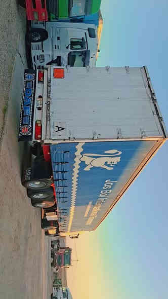 بسم الله الرحمن الرحيم 
النوع السياره . داف XF.95.430. تاك ويل دبل قماره تريله فلات جادر مسرحيه 3 محور تاك تاير بالون 42 طن 
موديل  2005.  حجم محرك  430 
موصفات السياره . تبريد . ريتايدر  5 طقات. ضلاجه داخل . حاكيه . كير عادي . دبل تانكي كاز . 
سياره جاهز لل شغل طخم تاير راس و عربانه دنكيل رفاع بولبرين SAF
كير محرك اكسن شاصي قماره مكفول كفاله عامه شرط 
رقم سنويه جديد . رقم دهوك تحويل مباشر 
السعر  210  معا مجال 
عنوان معرض هوار . طريق دهوك موصل . جمبور عميريه 
***********
***********
