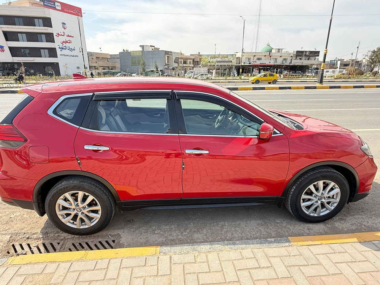 السلام عليكم .. نيسان اكستريل خليجي
موديل ٢٠١٨ خليجي كلين بدون صبغ بدون تعديل استلام شركه
ماشيه ٩٨ الف كيلومتر
سبعه راكب 
مكان السياره موصل الجانب الأيسر 
للتواصل الاتصال 
***********
***********
