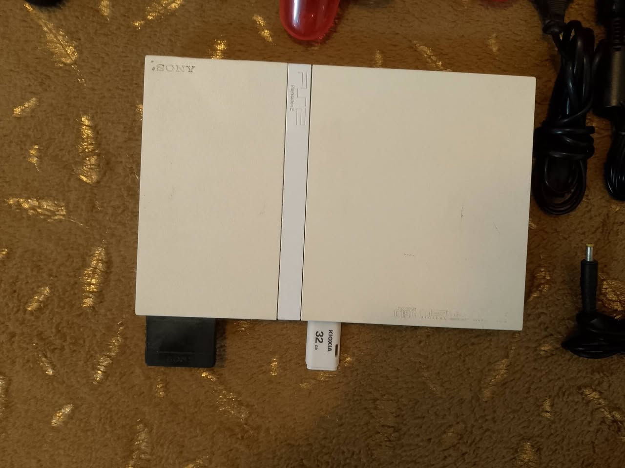 سلام عليكم بلي 2 نضيف كامل غراض غراضه كله جديده فلاش متروس العاب الجهاز لوك ما مفتوح سعر 50الف يوجد توصيل داخل كوت في محافظه واصل لتواصل *********** يوجد وات ساب
