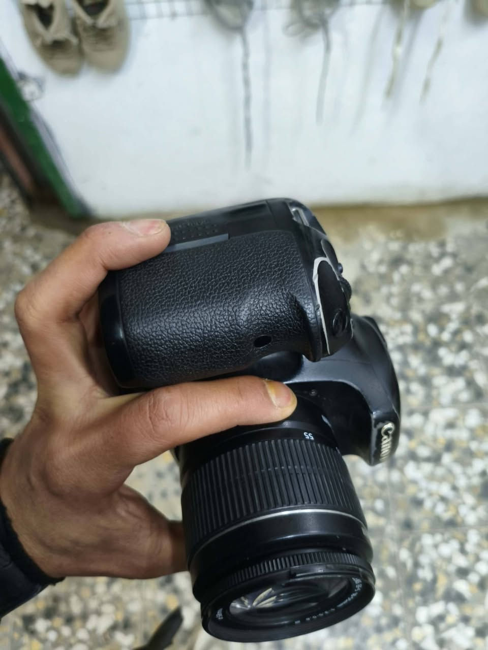 Canon D7 m. i مارك وان
كامره امرتبه دقه فول شترها ماعابر الـــــــ40k 
الاستفسار مراسله خاص او على الرقم الاتي ***********
