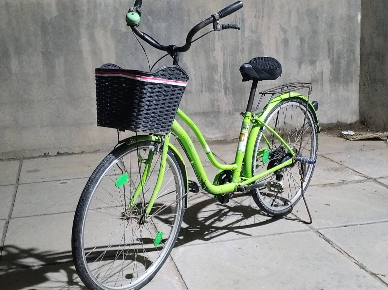 السلام عليكم
بايسكل للبيع نضافة فول 
كير شغال بريك امامي وخلفي (وحجم 28) بس يرادلة غطاء للكشن واضافة دبلات الزرق هدية 
السعر نهايتة 70.. ليريدة يراسلني ع هذا الرقم ***********
شنو ماركة الدراجة؟: 
ياباني 
وين مكانك بظبط؟: 

مكاني الانبار الرمادي الصوفية
هل تحتاج تصليحات أو صيانة؟: 
لا تحتاج
كم السعر المطلوب؟: 
70 الف دينار 
هل ممكن التفاوض على السعر؟: 
لا يمكن