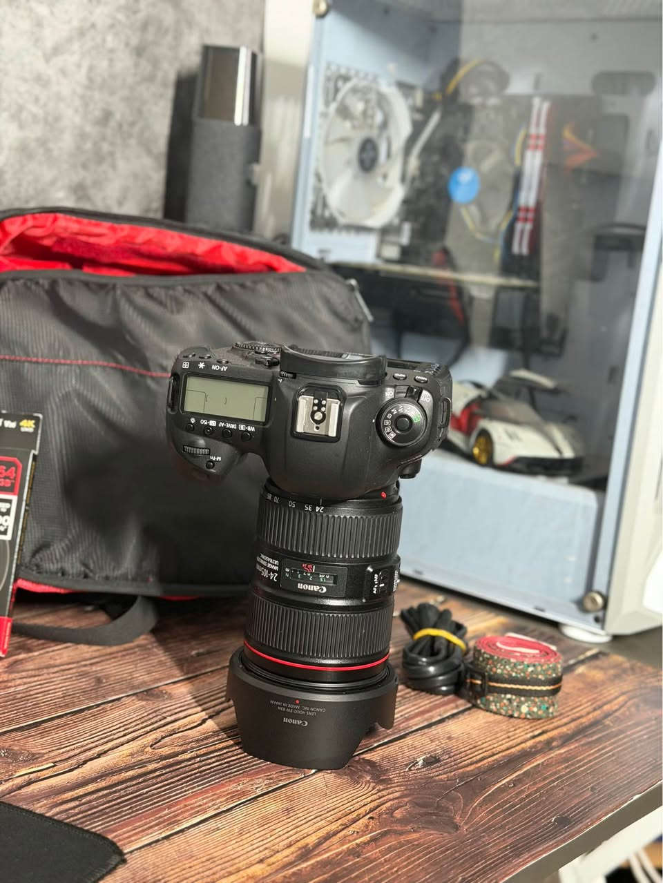 ⁨ ⁨ ⁨ ⁨ ⁨ 📸 Canon EOS 5D Mark IV + 24–105mm f/4L IS II USM

كامرة فول فريم احترافية من كانون، مناسبة للتصوير الفوتوغرافي والفيديو بجودة عالية جدًا 👌
خيار مثالي للأعراس، البورتريه، الطبيعة، والتصوير التجاري.

🔹 الحالة: مستعمل نضيف
🔹 النظافة: 95٪؜
🔹 عدد الشترات: 68 kشتر
🔹 العدسة: Canon 24–105mm f/4L IS II (الإصدار الثاني – بلادي)

⚙️ المواصفات:

• مستشعر فول فريم 30.4 ميگابكسل
• تصوير فيديو 4K
• نظام تركيز Dual Pixel AF
• ISO عالي بأداء ممتاز بالإضاءة الضعيفة
• شاشة لمس
• واي فاي + GPS
• هيكل مغنيسيوم مقاوم للعوامل الجوية

📦 الملحقات:
• جنطة كتف
• شاحنة
• حزام (تصميم نقش – بلادي)
• بطارية بلادي
• رام 64GB (4K) هدية 🎁

💰 السعر: 1,685,000 دينار عراقي

📩 للاستفسار أو الحجز: مراسلة الصفحة
🚚 توصيل مجاني لجميع محافظات العراق⁩⁩⁩⁩⁩ كركوك, العراق


**إذا كنت صاحب هذا الإعلان وتريد حذفه لأي سبب، رجاءا أرسل رسالة إلى الدعم الفني**